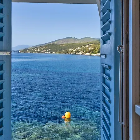 Maison De Pecheur Dans Le Cap Corse * Erbalunga (Corsica)