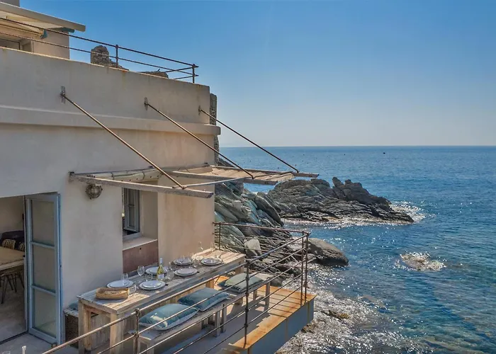 Maison De Pecheur Dans Le Cap Corse
