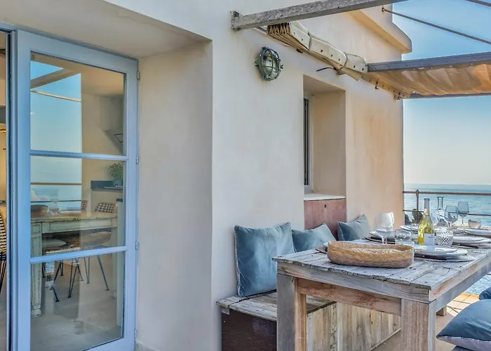 Maison De Pecheur Dans Le Cap Corse