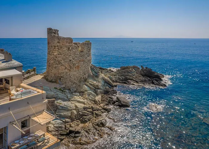 Maison De Pecheur Dans Le Cap Corse