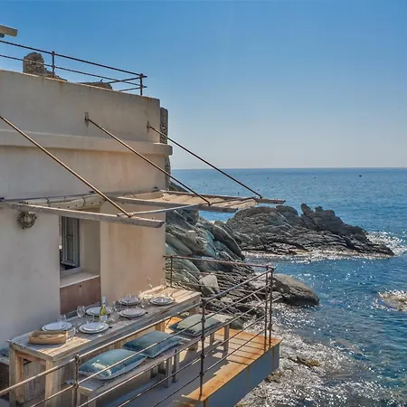 Maison De Pecheur Dans Le Cap Corse