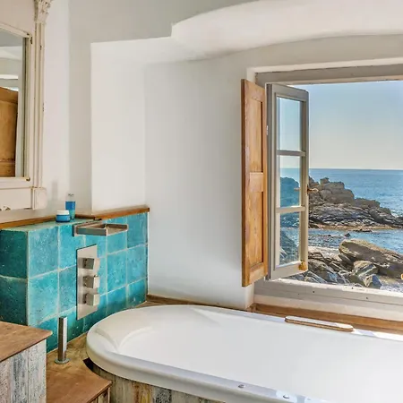 Maison De Pecheur Dans Le Cap Corse *