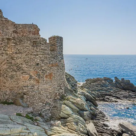 Maison De Pecheur Dans Le Cap Corse Erbalunga (Corsica)
