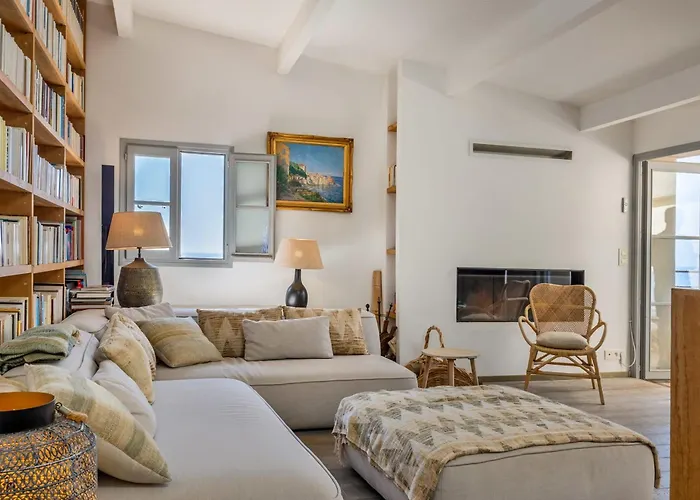 Maison De Pecheur Dans Le Cap Corse