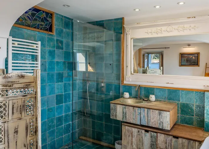 Maison De Pecheur Dans Le Cap Corse *