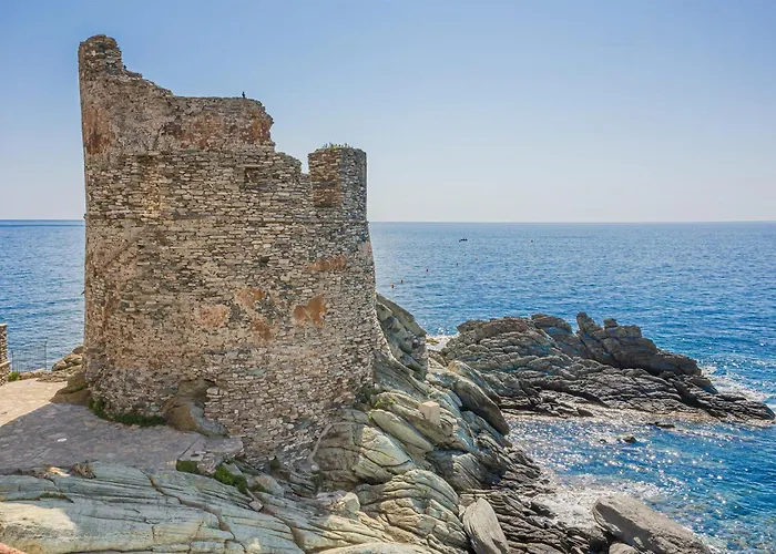 Maison De Pecheur Dans Le Cap Corse Erbalunga (Corsica)